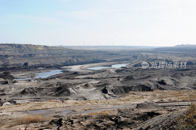 露天煤矿鸟瞰图。