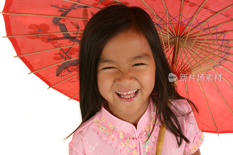 中国女孩撑伞的特写