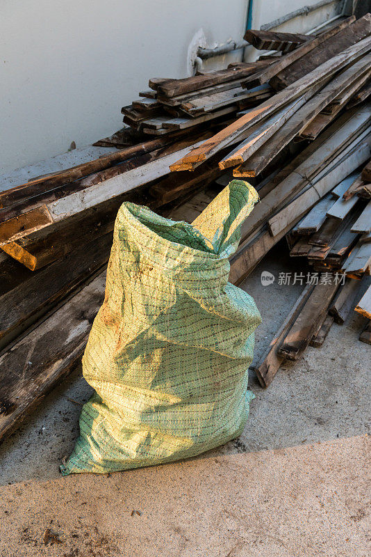 工业袋建筑沙袋PP编织袋和建筑废料木