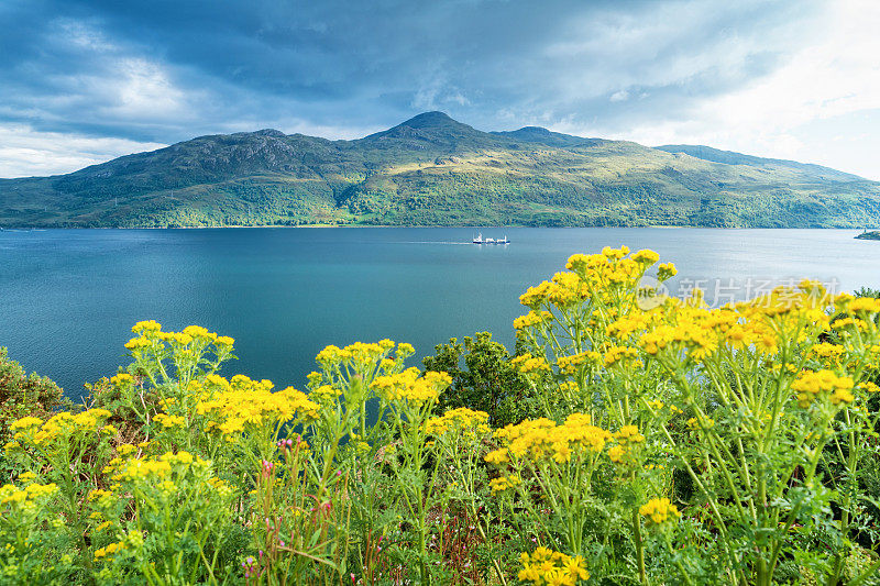 苏格兰的阿尔什湖和斯凯岛
