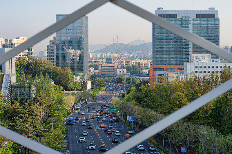 韩国首尔半坡四月的早晨
