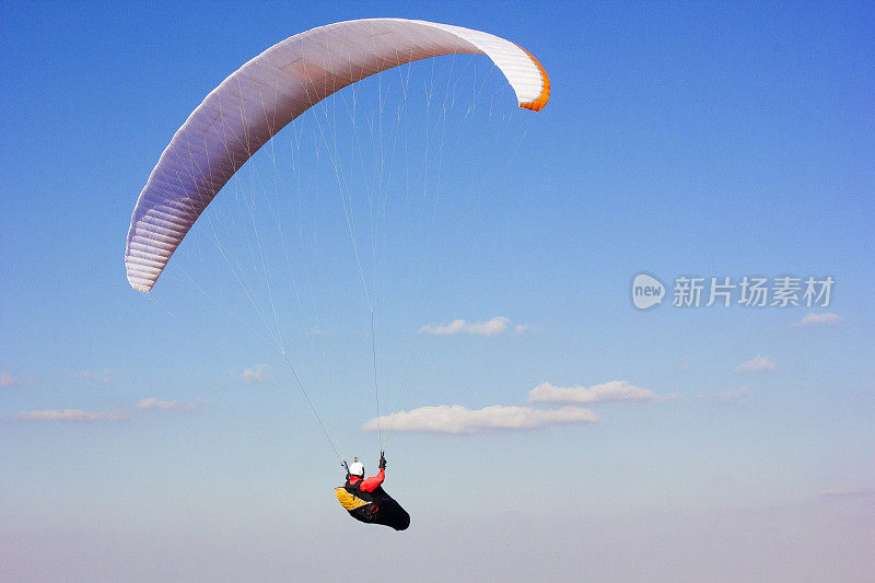 半空中滑翔飞行员，空中飞行，越野飞行员，极限运动，冒险