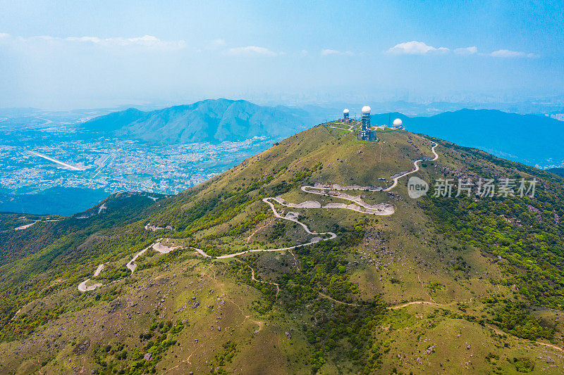 大帽山天文台的无人机照片，大帽山是香港的最高峰