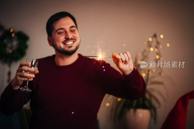 一个人庆祝新年