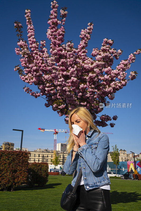 春夏对花花粉过敏