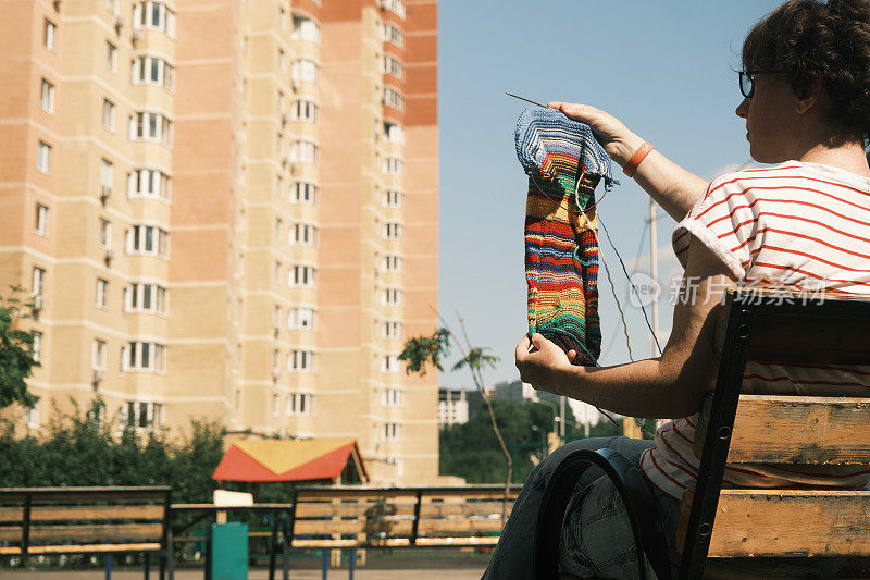 女人针织户外