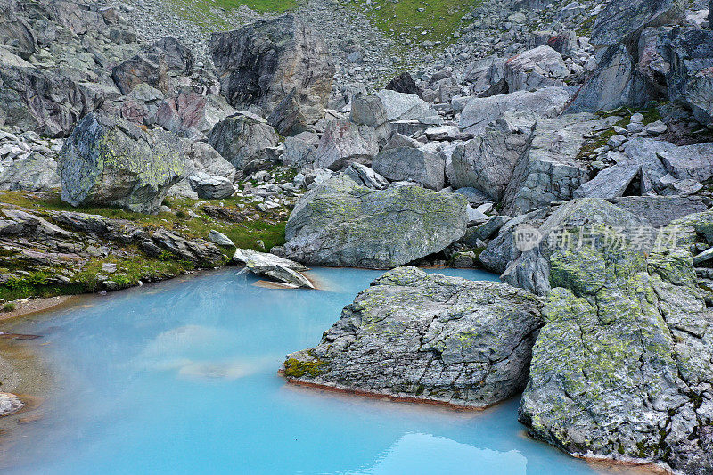 美丽的小山湖