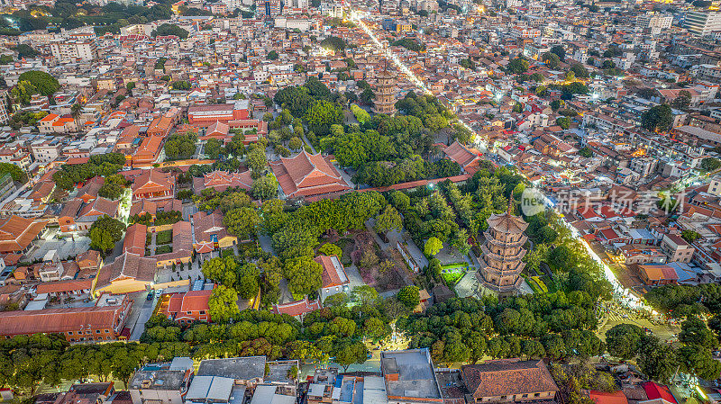 中国福建省泉州市历城区西街和开元寺旅游景点航拍图