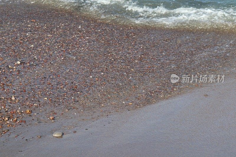 鹅卵石在海滨