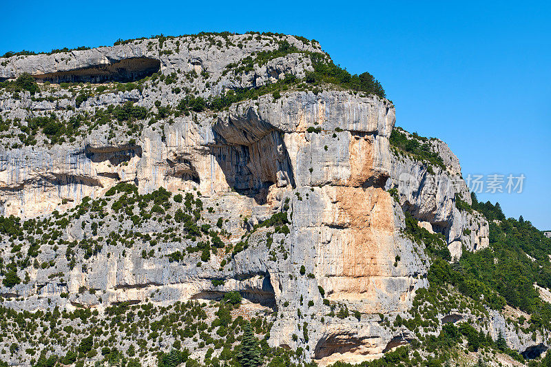 法国普罗旺斯，Moustiers-Sainte-Marie山