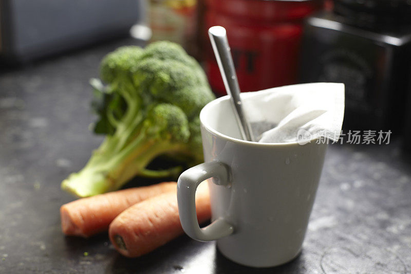 茶杯里的茶包