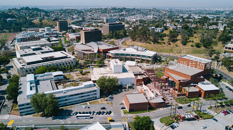 加州州立大学洛杉矶分校的航拍图