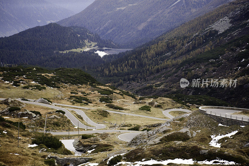 绕组高山公路