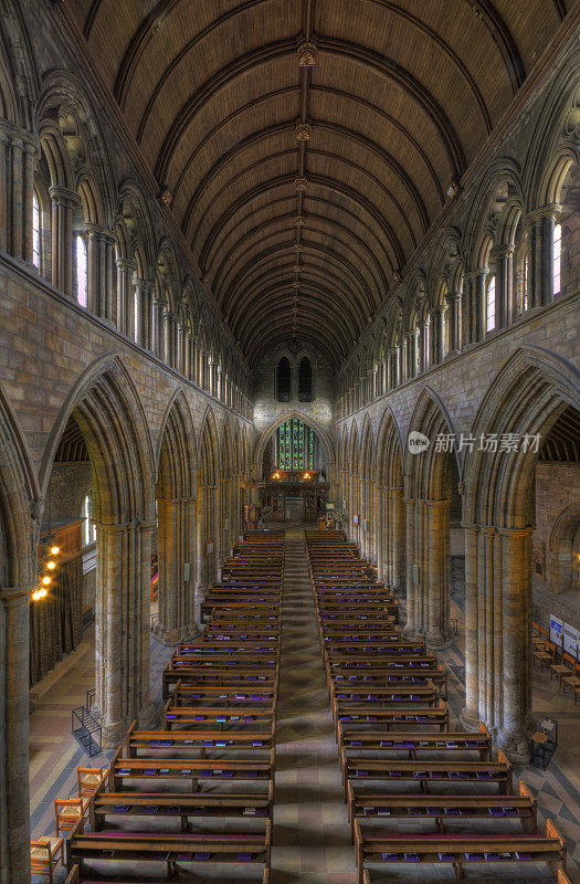 邓布兰大教堂内部建筑，苏格兰。