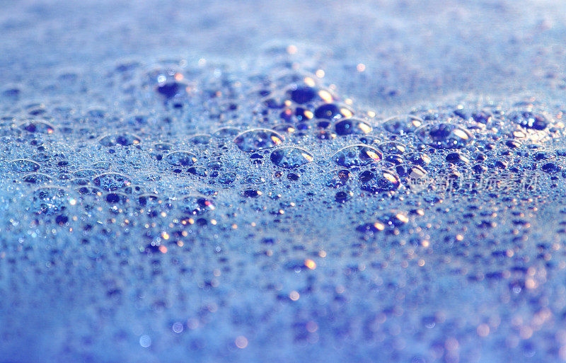 蓝色的肥皂泡沫