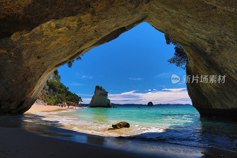 大教堂湾望向大海和蓝天