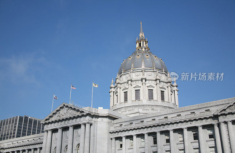 三面旗帜-旧金山市政厅