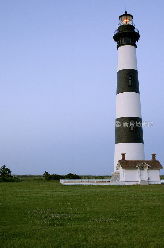 伯帝镇始建岛灯塔