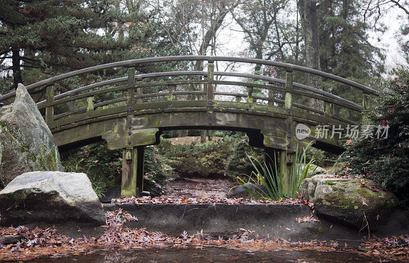 日式花园桥
