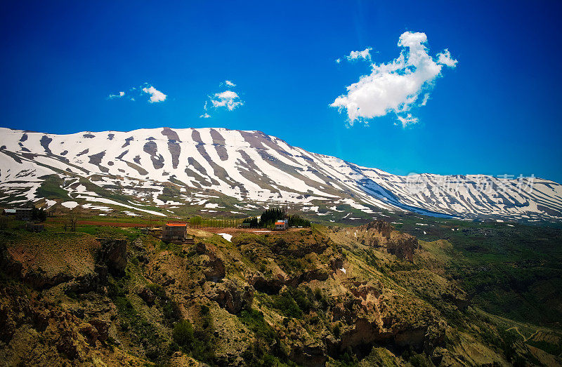 风景的山和卡迪沙谷又名圣谷，黎巴嫩