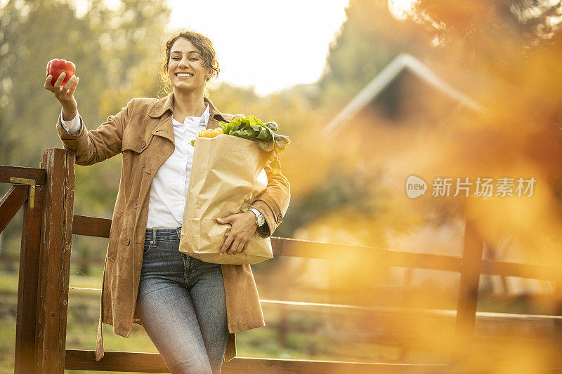 女性购买健康食品