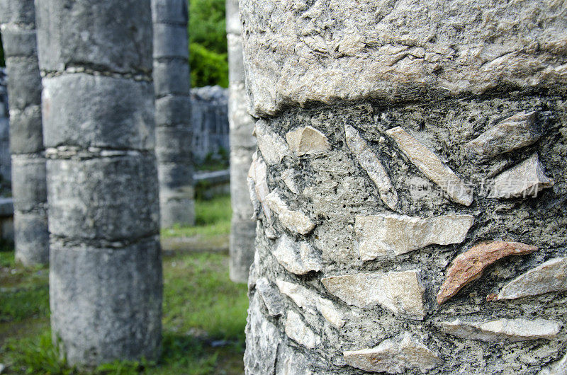 墨西哥尤卡坦半岛奇琴伊察千勇士神庙的圆柱
