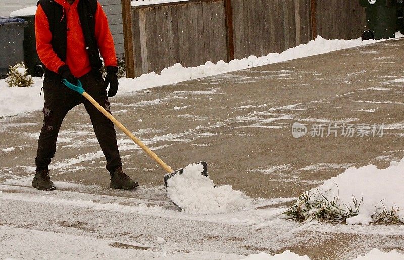 铲雪的车道