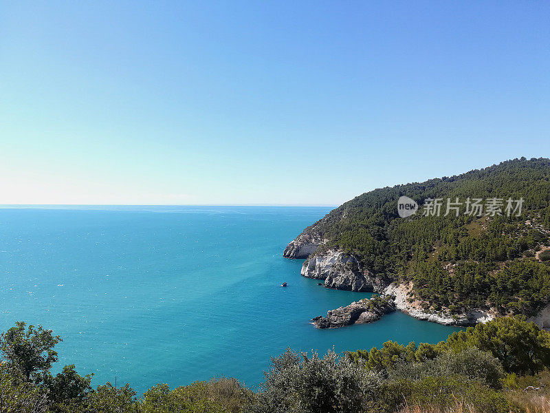 加尔加诺海全景，普利亚，意大利