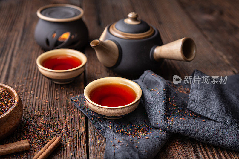 新鲜制作的roibos茶富含抗氧化剂