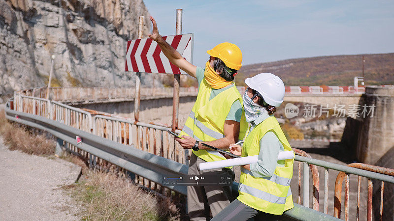 道路建设工程师工作。在新冠肺炎大流行期间修建新公路。