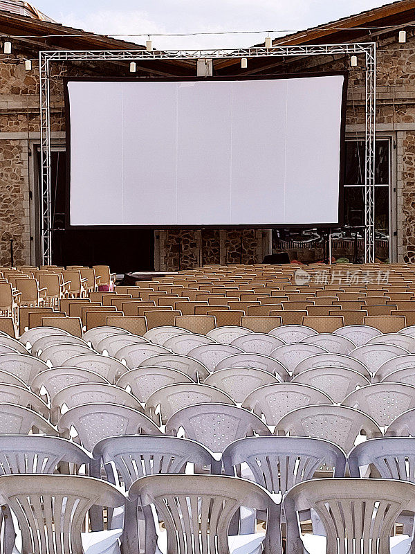 土耳其安卡拉露天电影院座位的塑料椅
