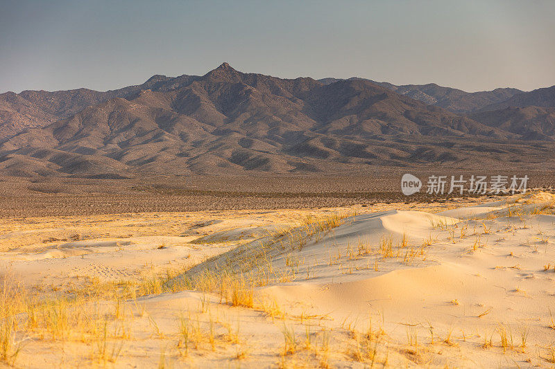 莫哈韦国家保护区的山峰