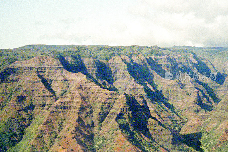 于峡谷