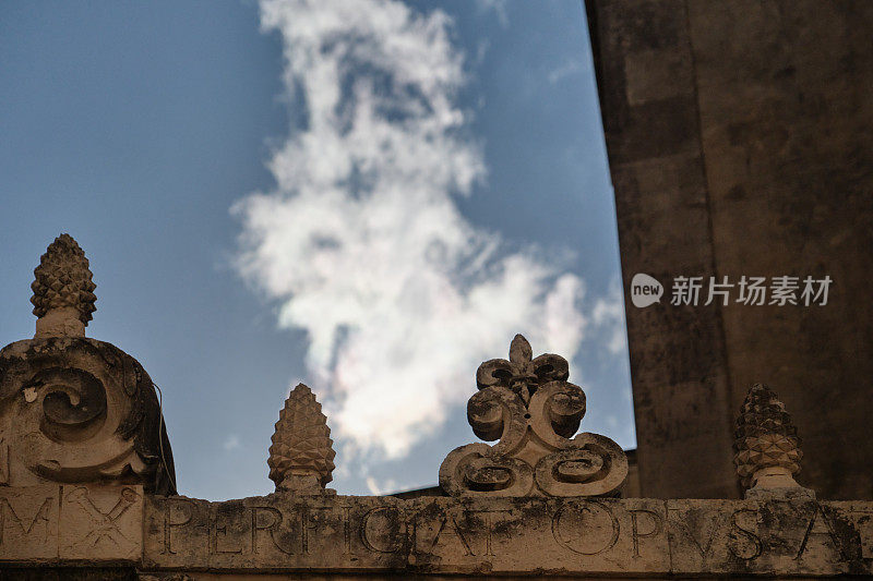 石灰岩的巴洛克装饰，来自锡拉丘兹大教堂