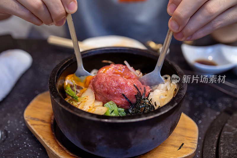 吃生牛肉顿武里