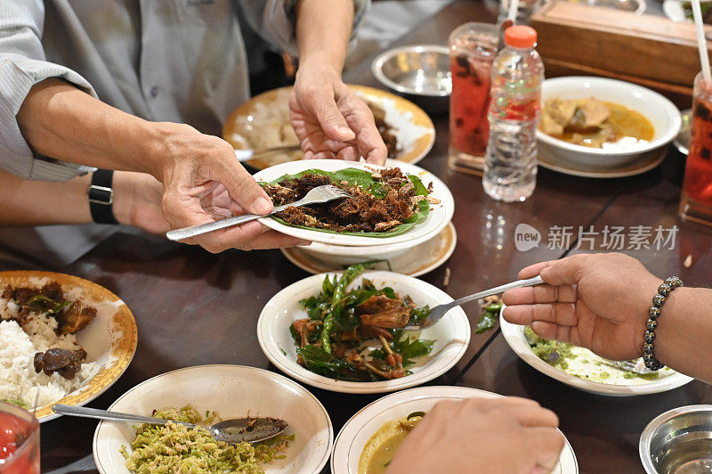 亚齐烹饪炸鸡