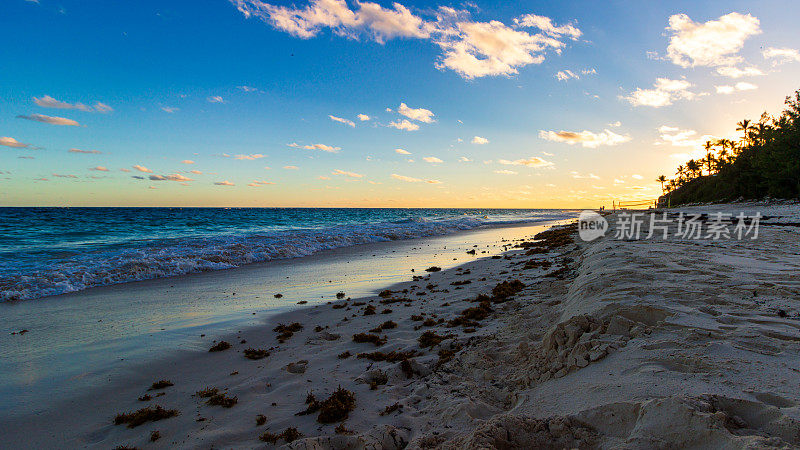 百慕大汉密尔顿的马蹄湾泳滩和后海湾泳滩