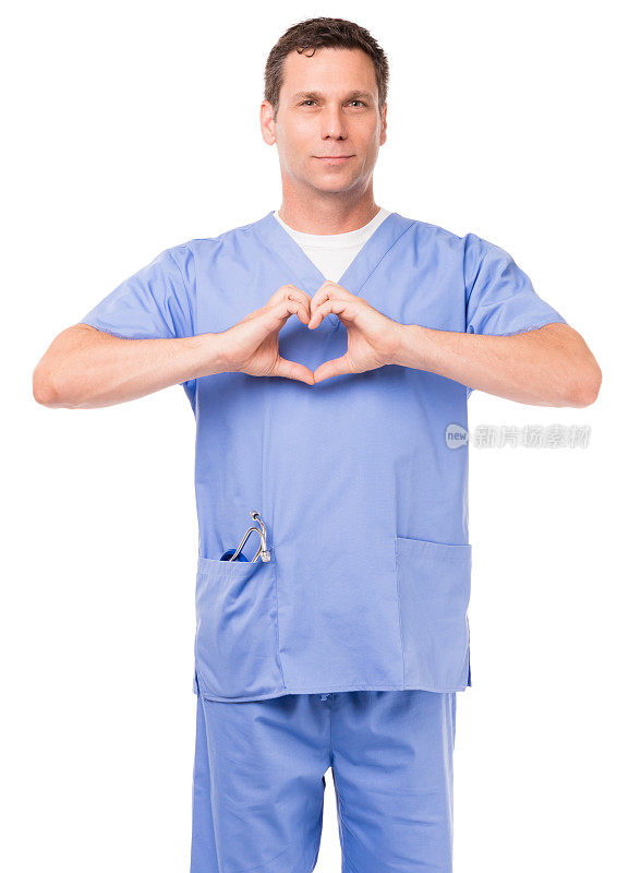 外科医生在白色背景下分离心脏征