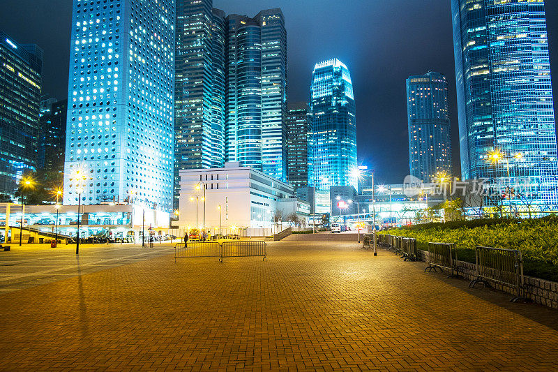 现代城市的夜景，香港