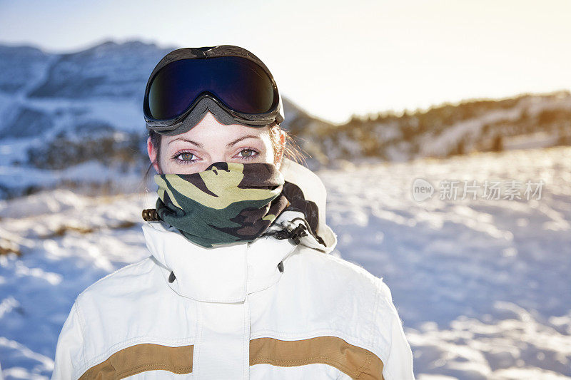 女人滑雪