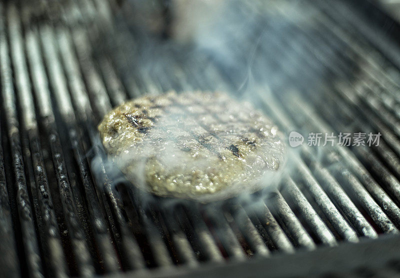 烤汉堡肉饼