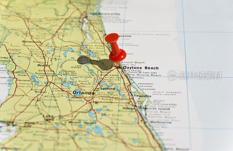 代托纳海滩在地图上用红色图钉标记