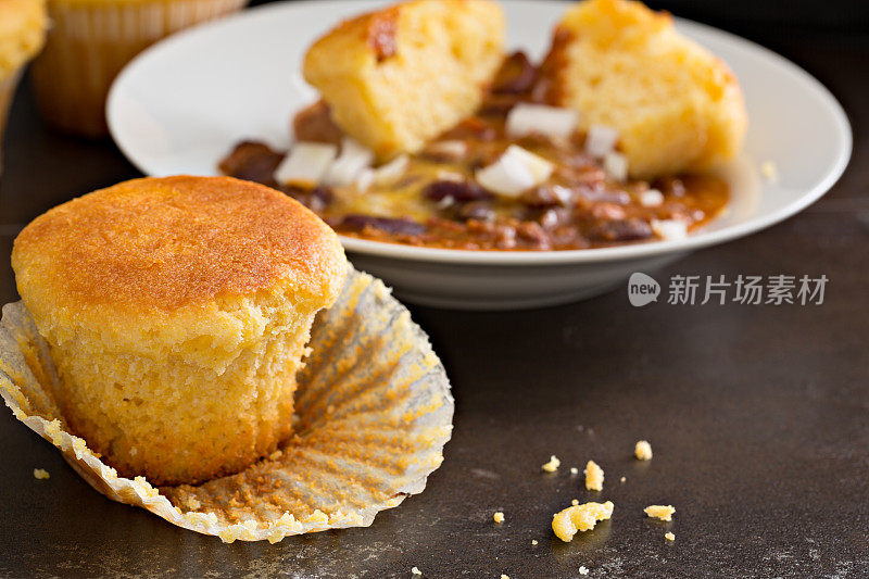 玉米松饼和辣椒