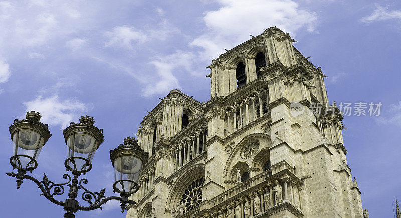 巴黎圣母院的钟楼