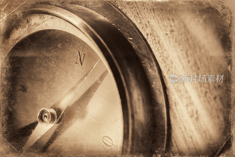 老式指南针，指向北方