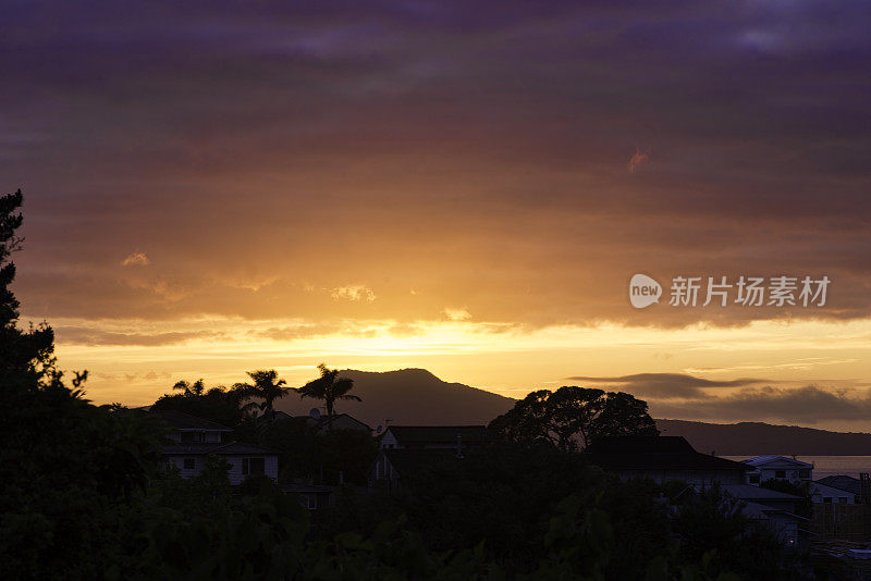 火山上的太阳