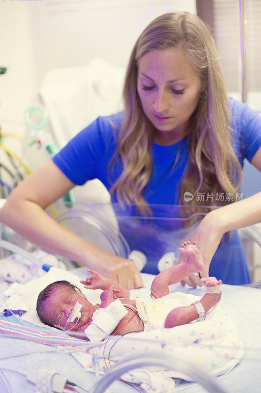 新生儿早产儿在医院重症监护室重症监护