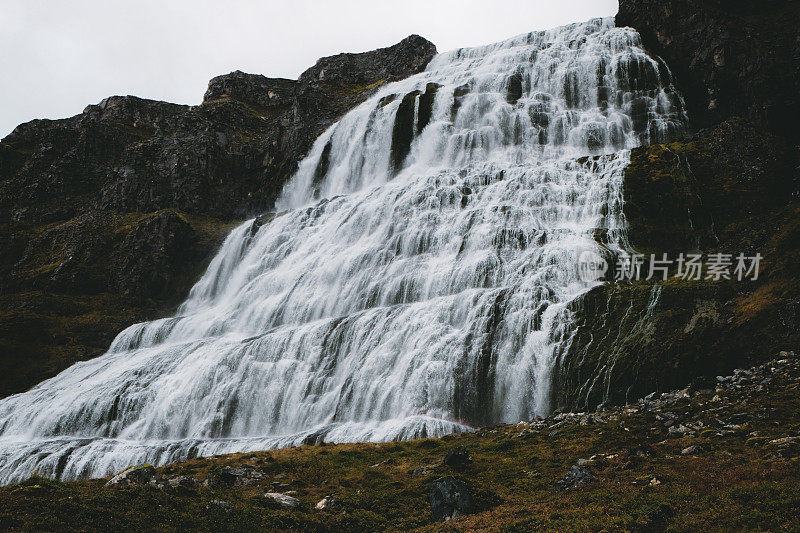 冰岛美丽的Dynjandi瀑布
