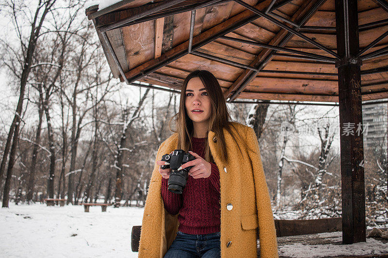 女摄影师捕捉冬天的记忆