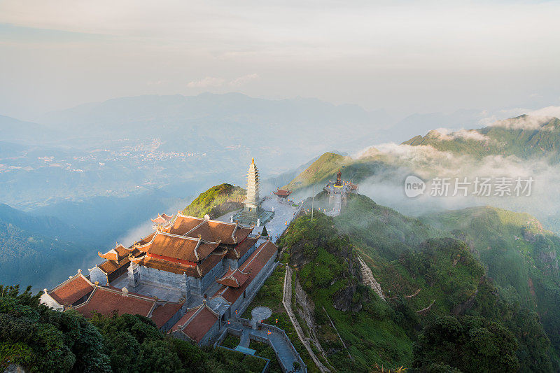 美丽的风景金山宝唐图塔和中国神u来和观音在越南萨帕翻斯盘山